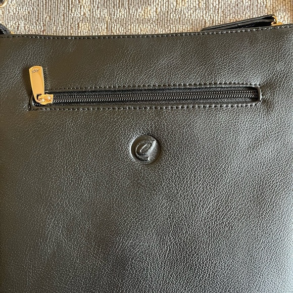 “Espe” crossbody bag.  Black. Vegan. - Picture 7 of 8